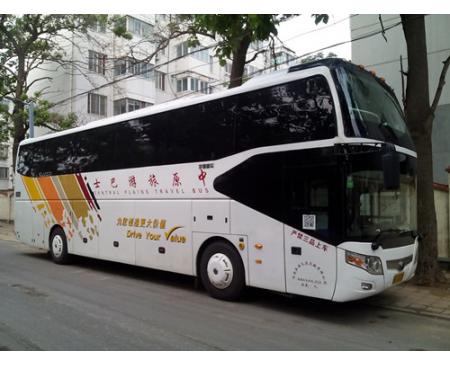郑州宇通59座旅游大巴车